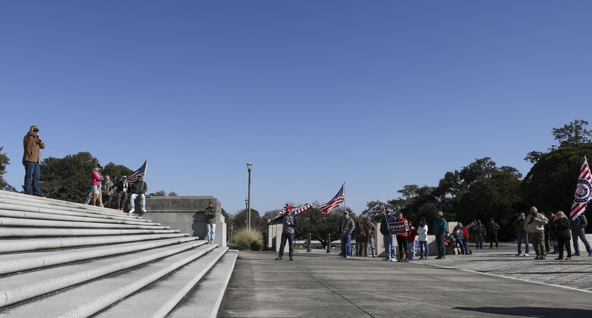 BR.trumpprotest.011020 08 mw.JPG